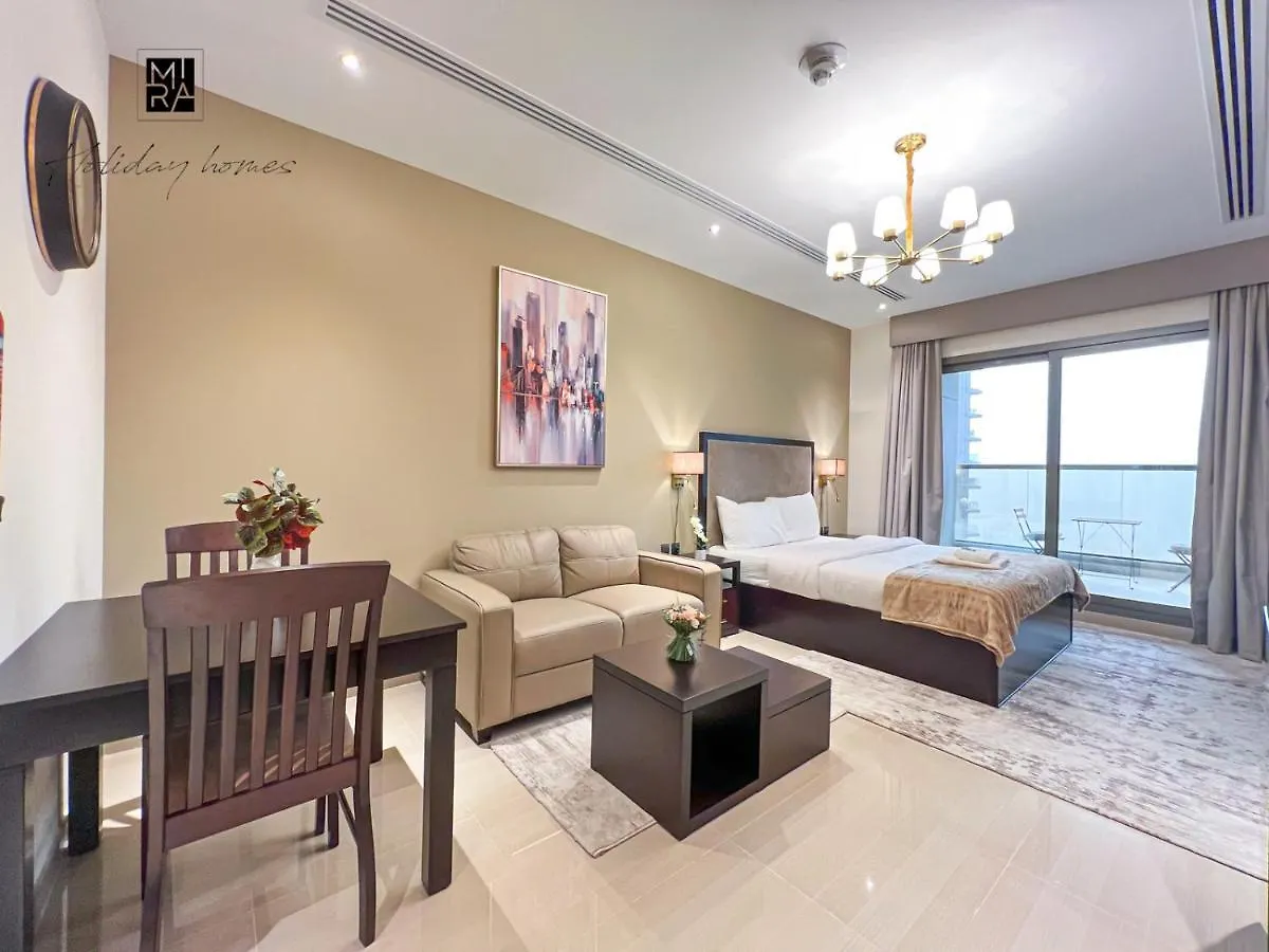 Mira Holiday Homes - Serviced Studio With Pool In Downtown Dubai Apartment